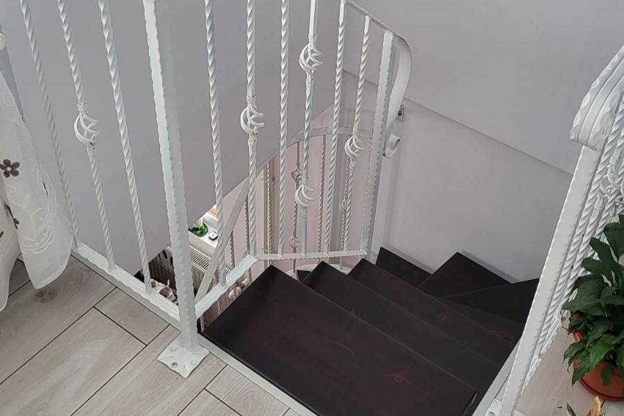 Scacra metalica de interior.